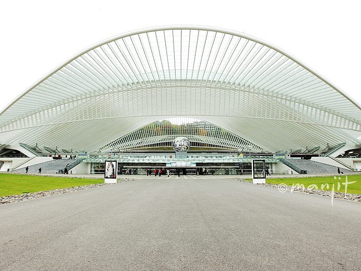 Manjit jari fotografiert den Europa Bahnhof in Lüttich